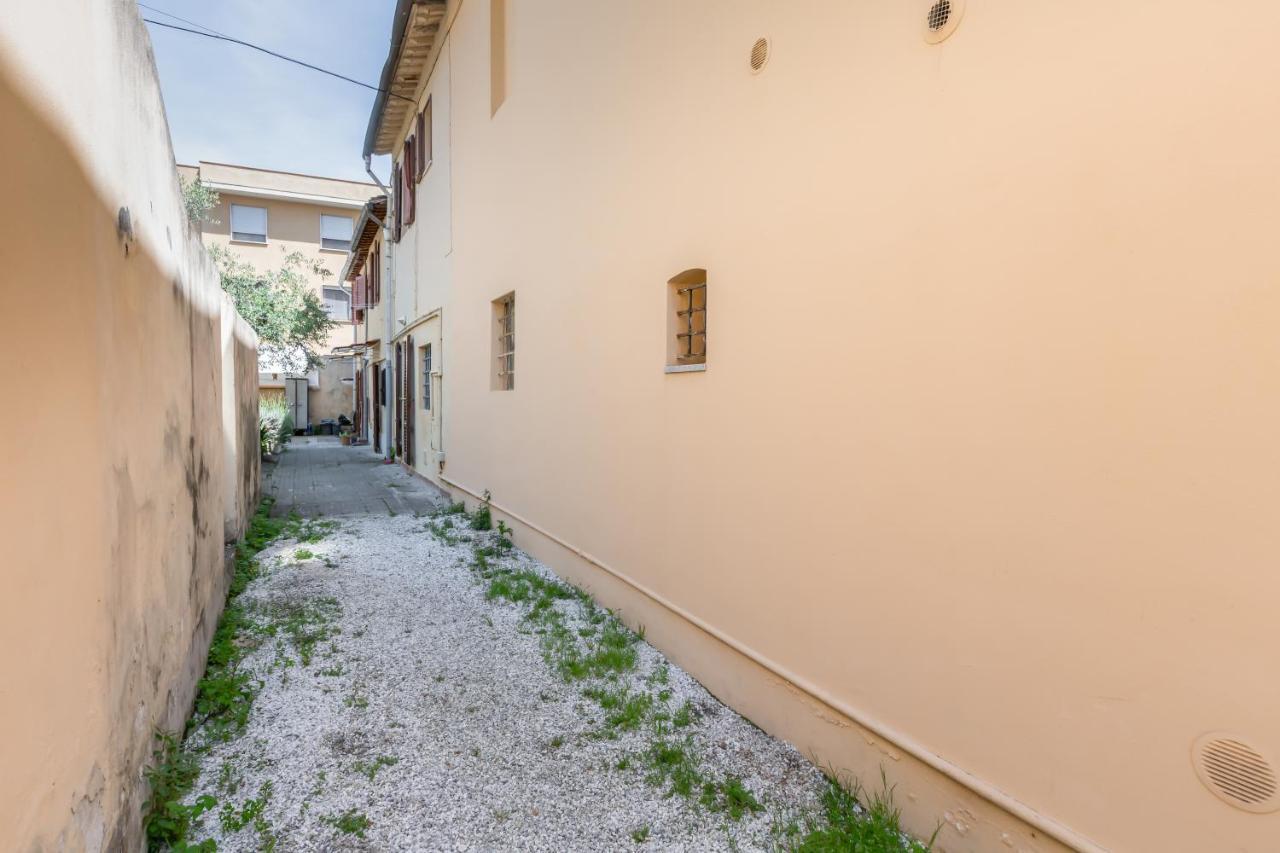 Cisanello Rock Apartment With Patio And Barbecue Pisa Dış mekan fotoğraf